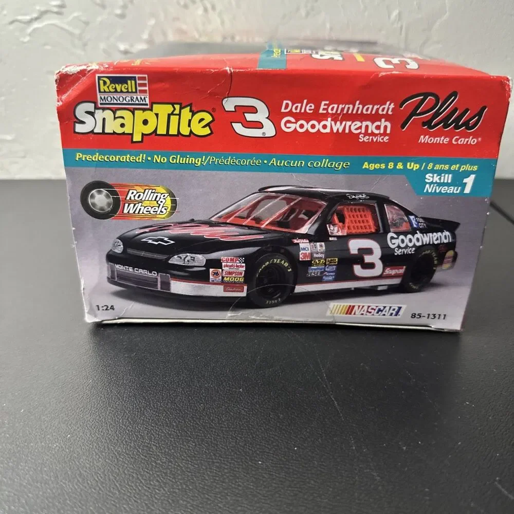 1998 Revell DALE EARNHARDT #3 Goodwrench Service Plus SnapTite Model Kit NIB